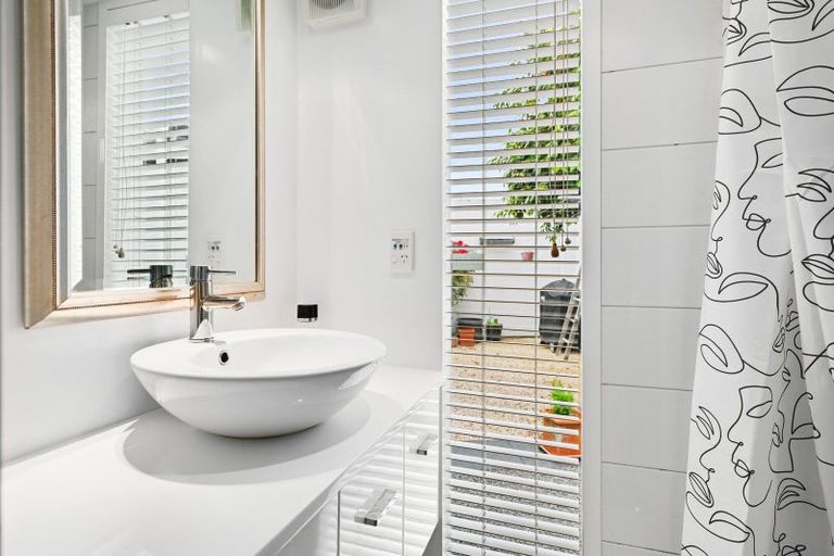 Photo of property in 54 Clyde Road, Ilam, Christchurch, 8041