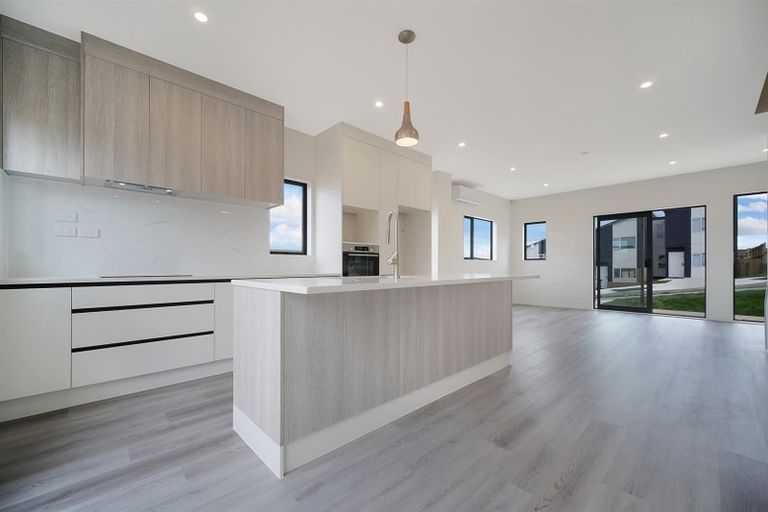 Photo of property in 42 Holcroft Street, Papakura, 2110