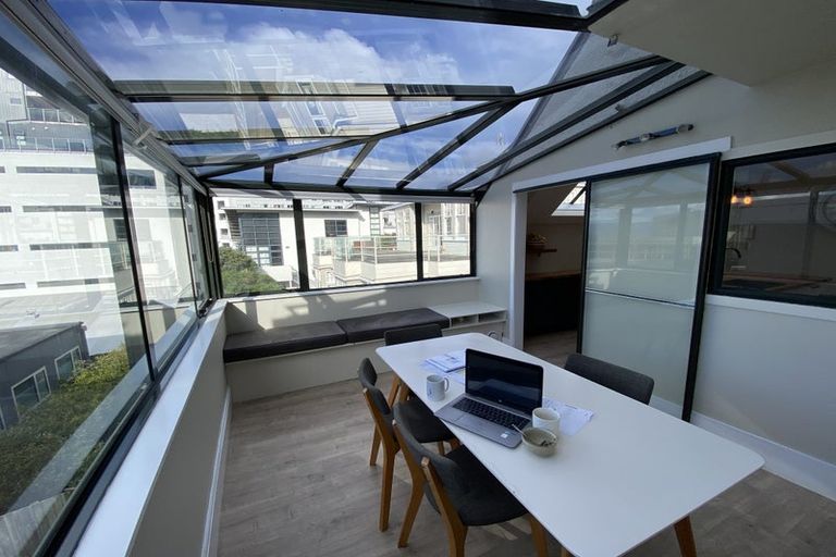 Photo of property in 16j Hobson Street, Thorndon, Wellington, 6011