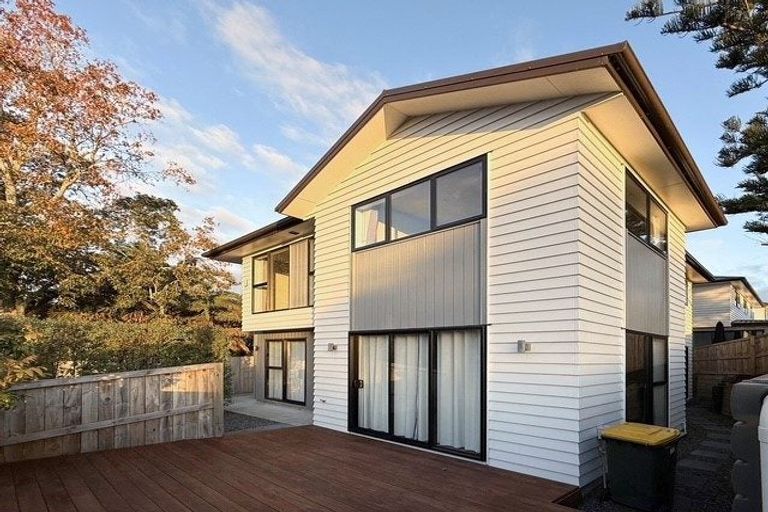 Photo of property in 26a Amberley Avenue, Te Atatu South, Auckland, 0610