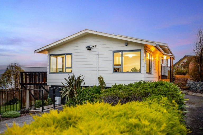 Photo of property in 4 Staysail Place, Whitby, Porirua, 5024