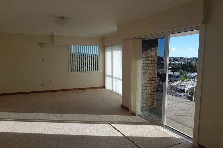 Photo of property in 5 Hillcrest Street, Glen Avon, New Plymouth, 4312