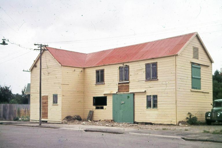 Photo of property in 10 Albert Street, Island Bay, Wellington, 6023