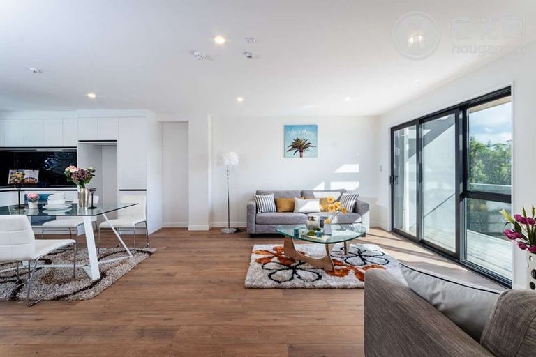 Photo of property in 5 Lilac Lane, Oteha, Auckland, 0632