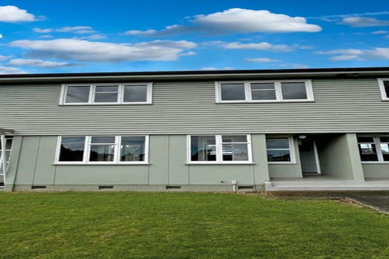Photo of property in 26-32 Devon Crescent, Bulls, 4818