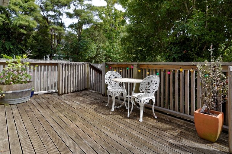 Photo of property in 19 Konini Road, Titirangi, Auckland, 0604