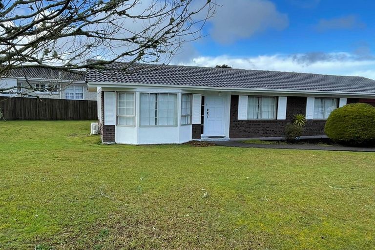 Photo of property in 2 Fitzwater Place, Henderson, Auckland, 0612