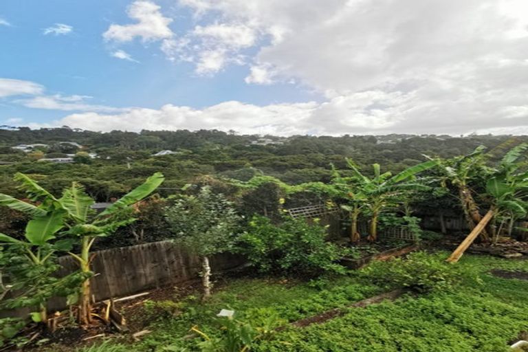 Photo of property in 114 Tamahere Drive, Glenfield, Auckland, 0629