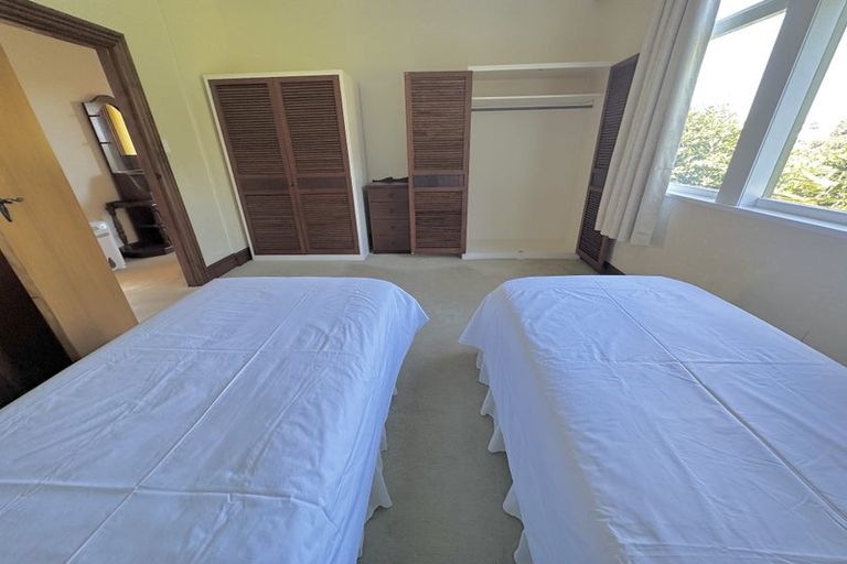 Photo of property in 1 Bank Road, Northland, Wellington, 6012