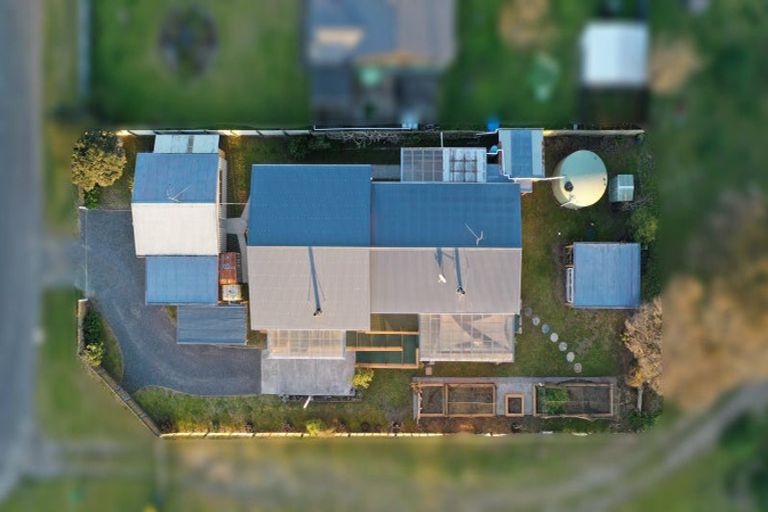 Photo of property in 2 Barclay Grove, Hokio Beach, Levin, 5571