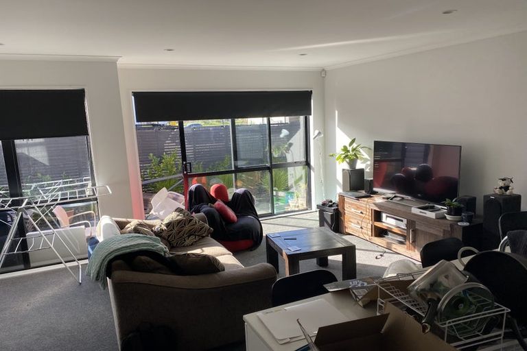 Photo of property in 2 Shortfin Place, Flat Bush, Auckland, 2019