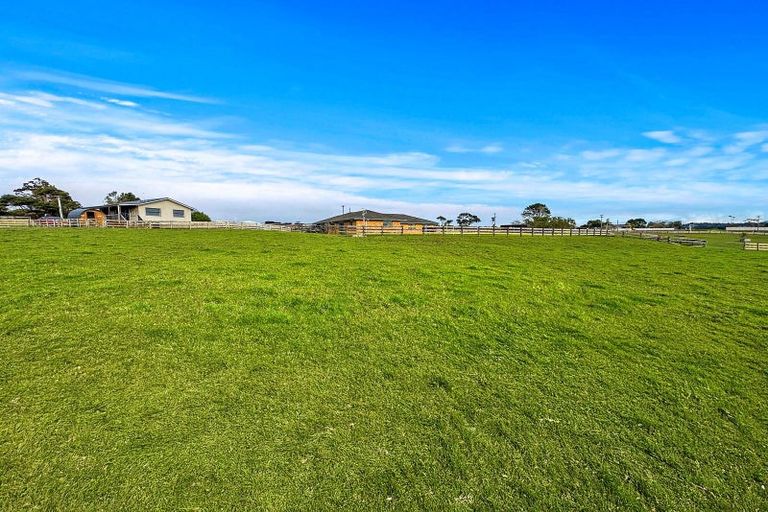 Photo of property in 118 Cottle Road, Taupaki, Henderson, 0782