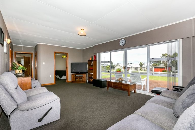 Photo of property in 20 Mace Terrace, Oakura, 4314