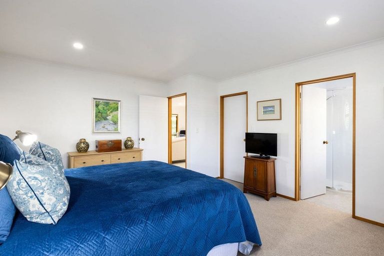 Photo of property in 71 Taylor Street, Cambridge, 3434