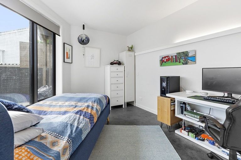 Photo of property in 64 Ira Street, Miramar, Wellington, 6022