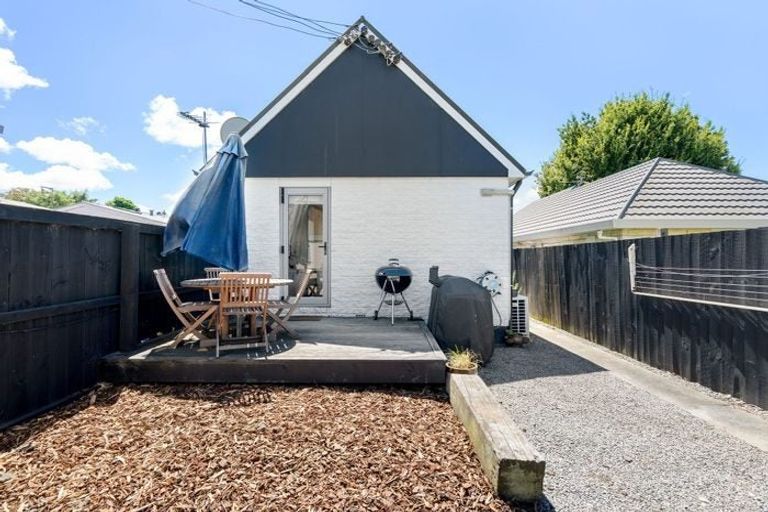 Photo of property in 1/11 Radnor Street, St Albans, Christchurch, 8014
