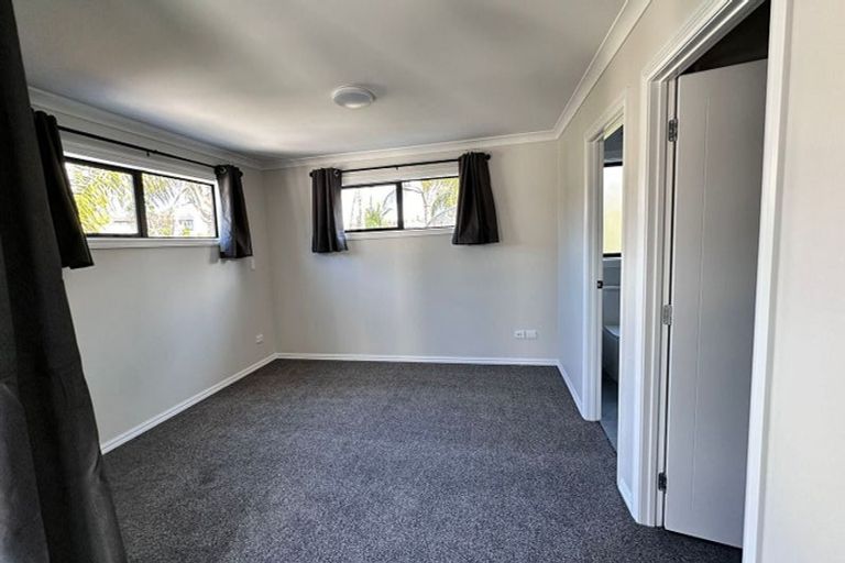 Photo of property in 19 Artesia Close, Shamrock Park, Auckland, 2016