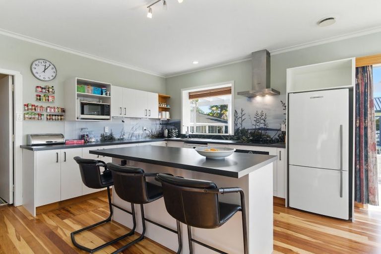 Photo of property in 229 Shakespeare Street, Leamington, Cambridge, 3432