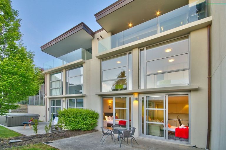 Photo of property in The Beeches Apartments, 13/60 Hallenstein Street, Queenstown, 9300