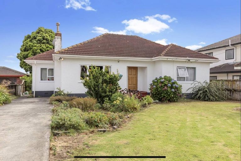 Photo of property in 12 Hamilton Road, Papatoetoe, Auckland, 2025