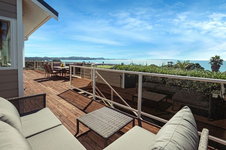 Photo of property in 42 Marellen Drive, Red Beach, 0932