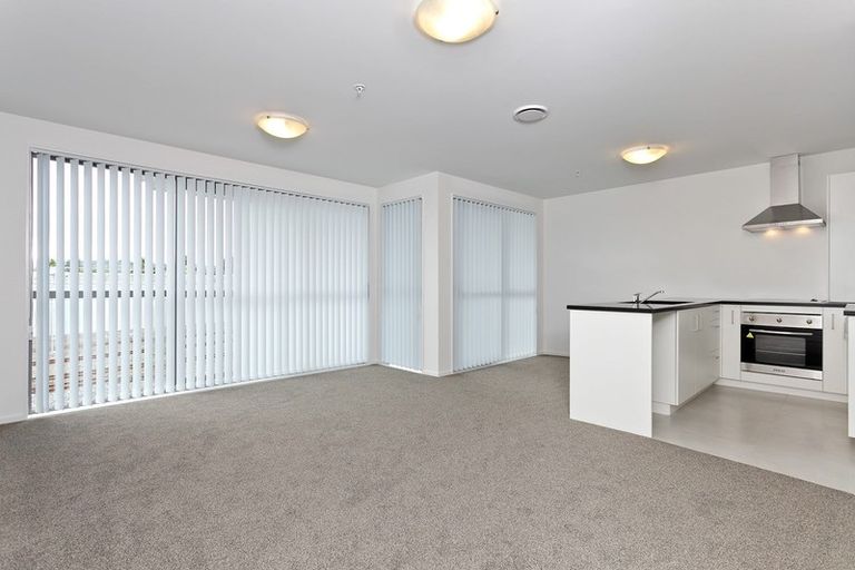 Photo of property in 10/26 Railway Street West, Papakura, 2110
