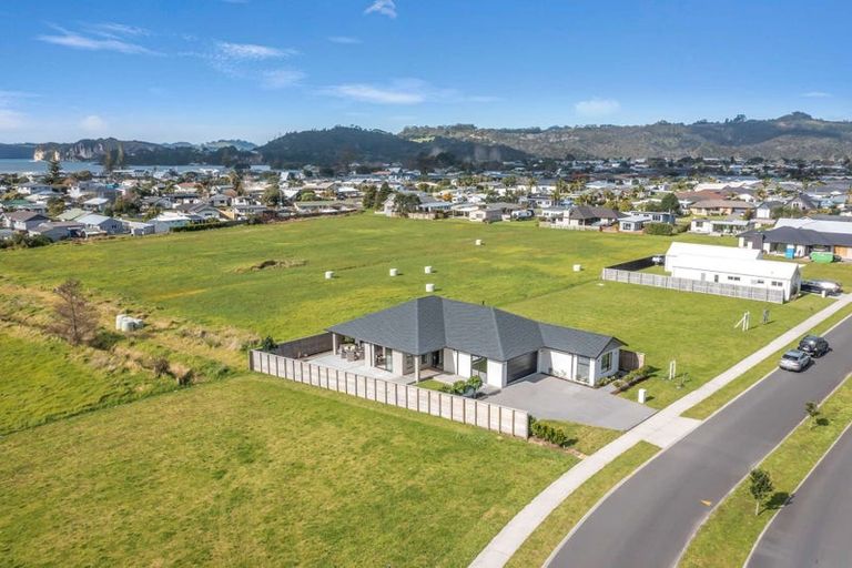 Photo of property in 168 Kupe Drive, Whitianga, 3510