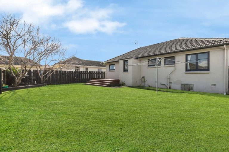 Photo of property in 20 Grove Road, Papakura, 2110
