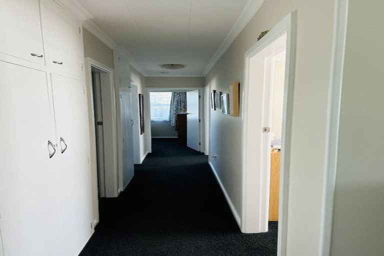 Photo of property in 91 Warren Crescent, Hillmorton, Christchurch, 8025
