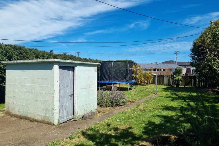 Photo of property in 2 Chard Street, Westown, New Plymouth, 4310