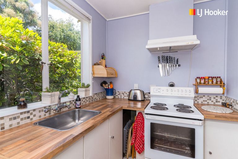 Photo of property in 96 Main South Road, Green Island, Dunedin, 9018