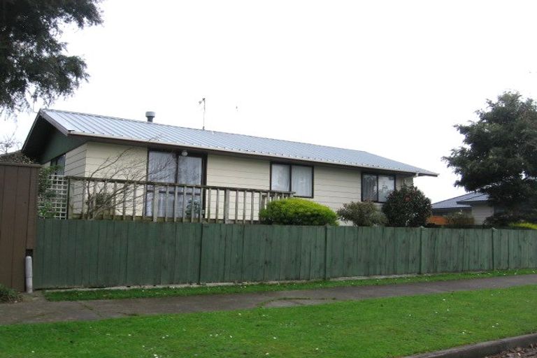 Photo of property in 5 Peter Hall Drive, Kelvin Grove, Palmerston North, 4414