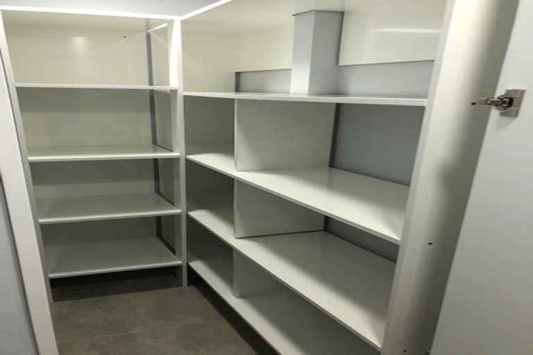 Photo of property in 16 Walworth Avenue, Pakuranga Heights, Auckland, 2010