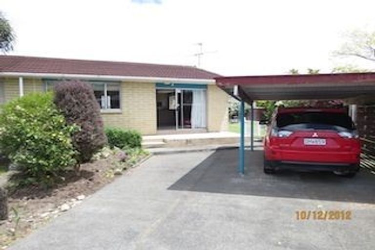Photo of property in 1f1-a Sequoia Place, Maoribank, Upper Hutt, 5018