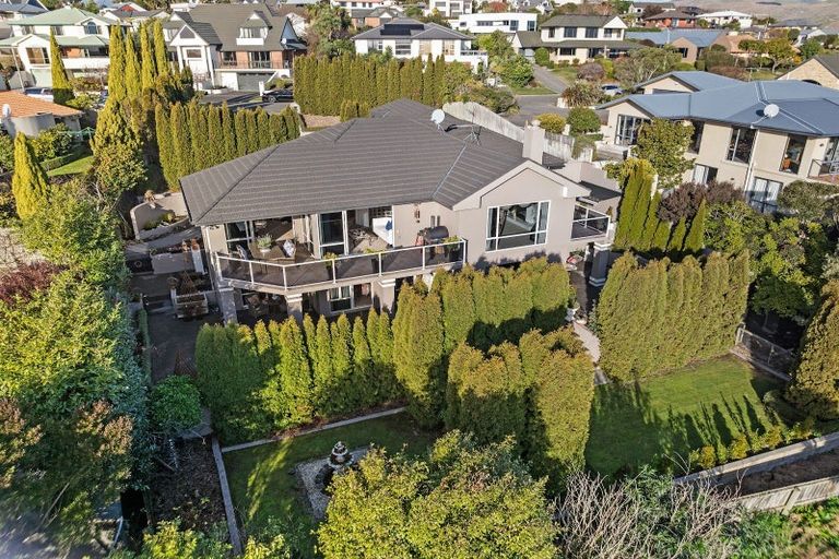 Photo of property in 16 Highcrest Heights, Westmorland, Christchurch, 8025