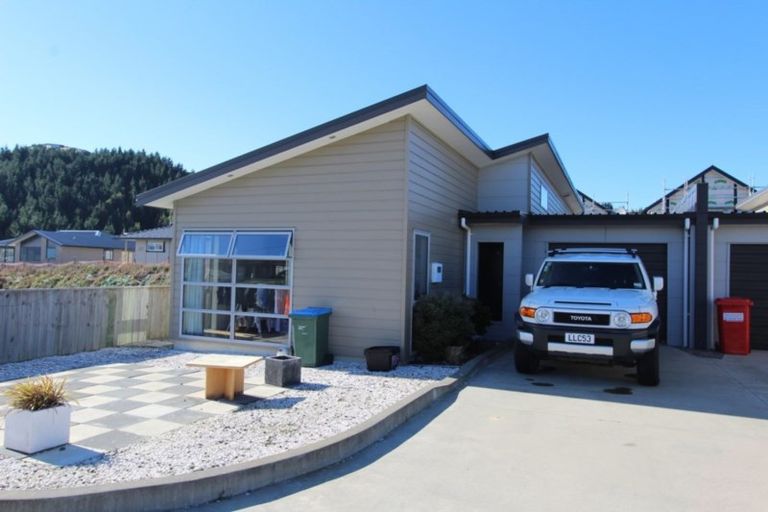 Photo of property in 151 Navigation Drive, Whitby, Porirua, 5024