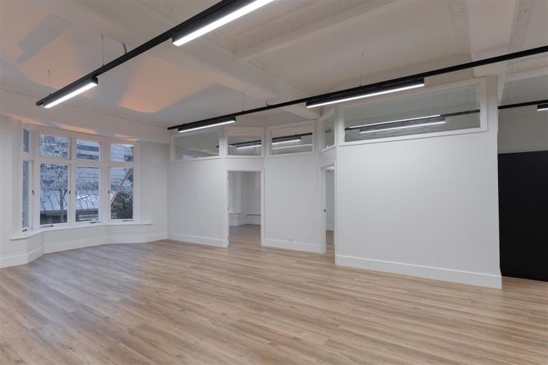 Photo of property in 1e Queen Street, New Plymouth, 4310