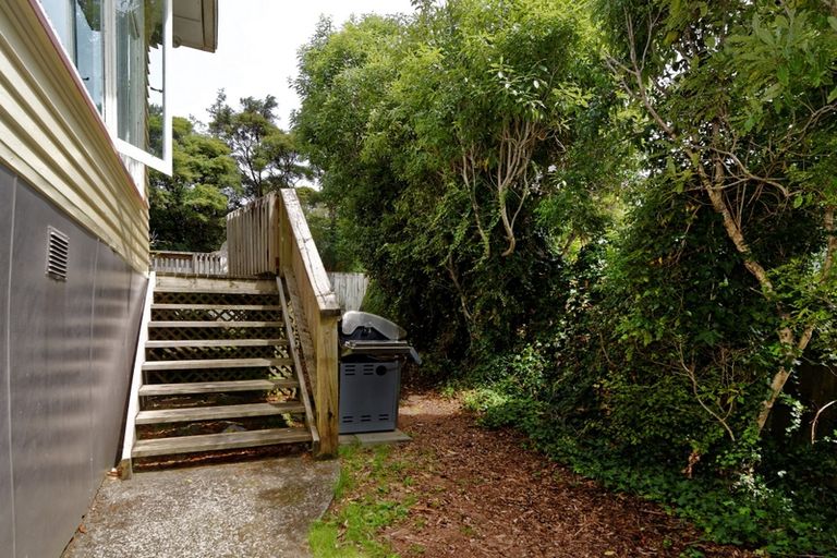 Photo of property in 19 Konini Road, Titirangi, Auckland, 0604