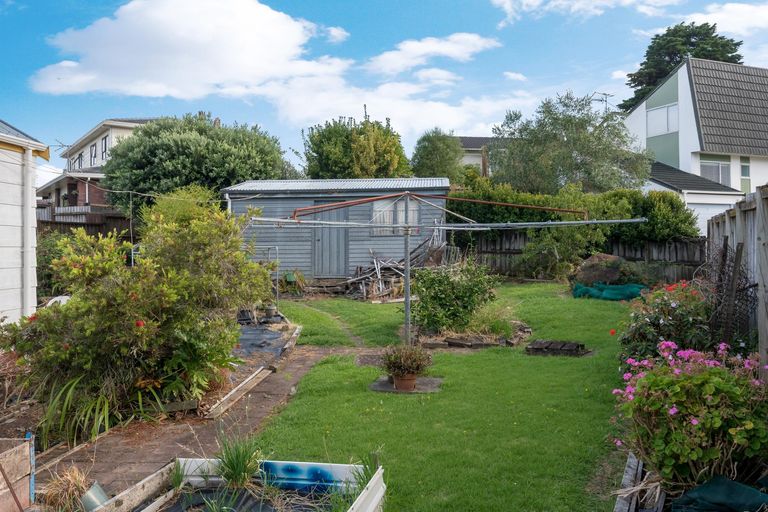 Photo of property in 16 Cairngorm Place, Highland Park, Auckland, 2010