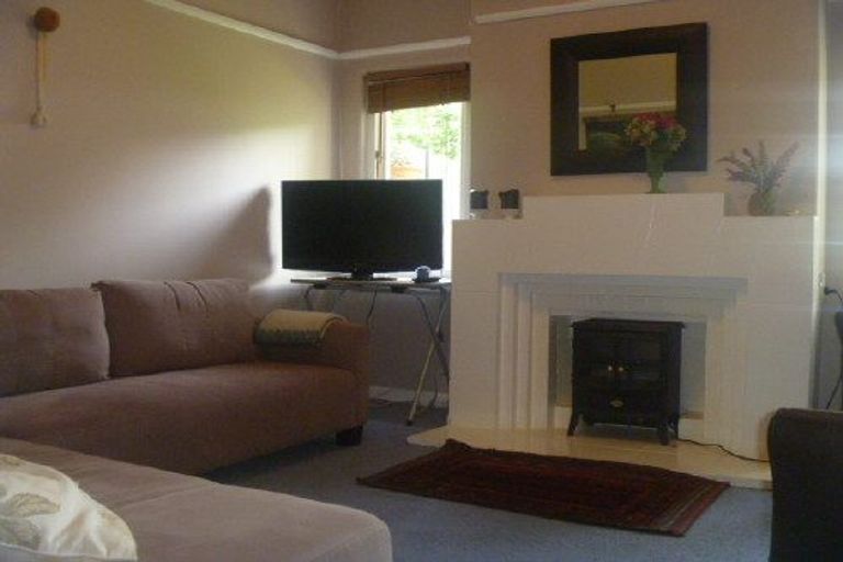 Photo of property in Hobson Flats, 1u2 Hobson Street, Pipitea, Wellington, 6011