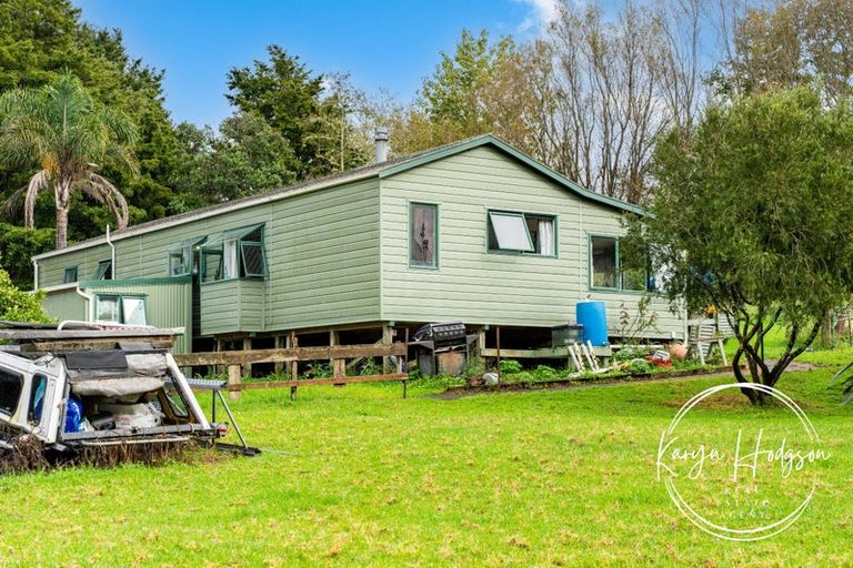 Photo of property in 14 Woodland Road, Maungaturoto, 0588