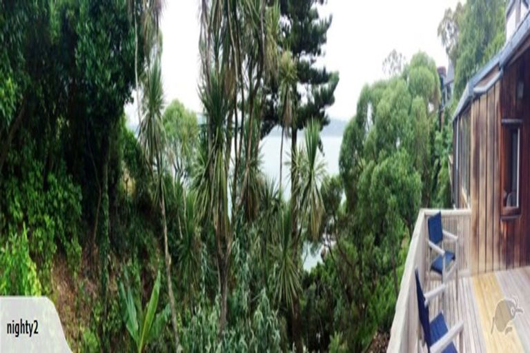 Photo of property in 2 Maramanui Way, Karaka Bays, Wellington, 6022