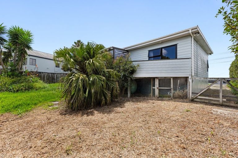 Photo of property in 92 Stanmore Bay Road, Stanmore Bay, Whangaparaoa, 0932