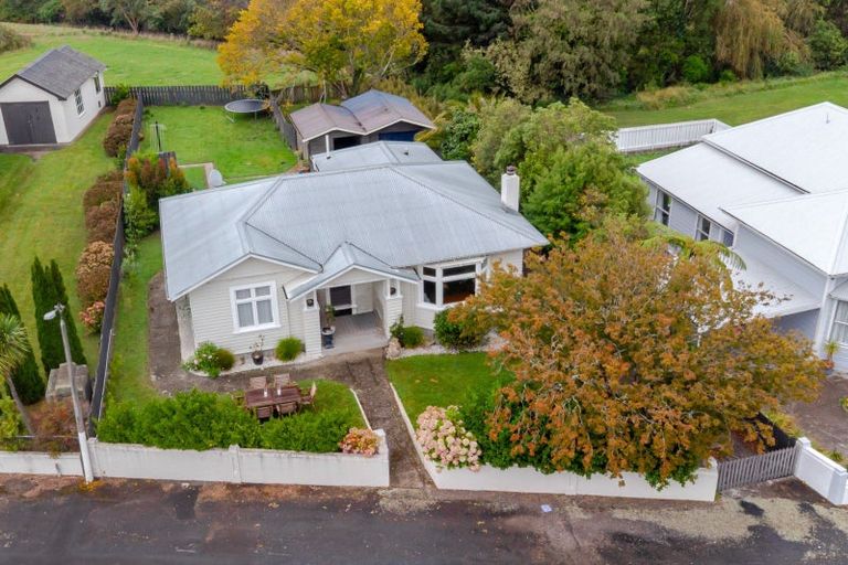 Photo of property in 25 Hospital Street, Dannevirke, 4930