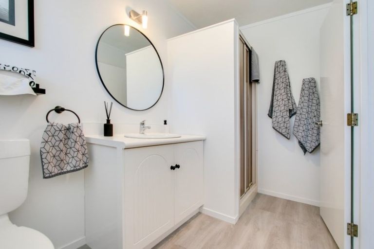 Photo of property in 2 Fern Grove, Taradale, Napier, 4112