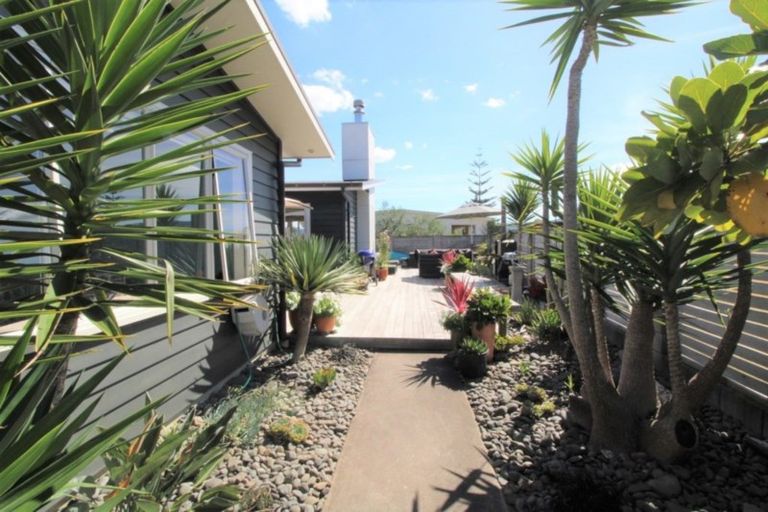 Photo of property in 128 Harbour Drive, Matarangi, Whitianga, 3592