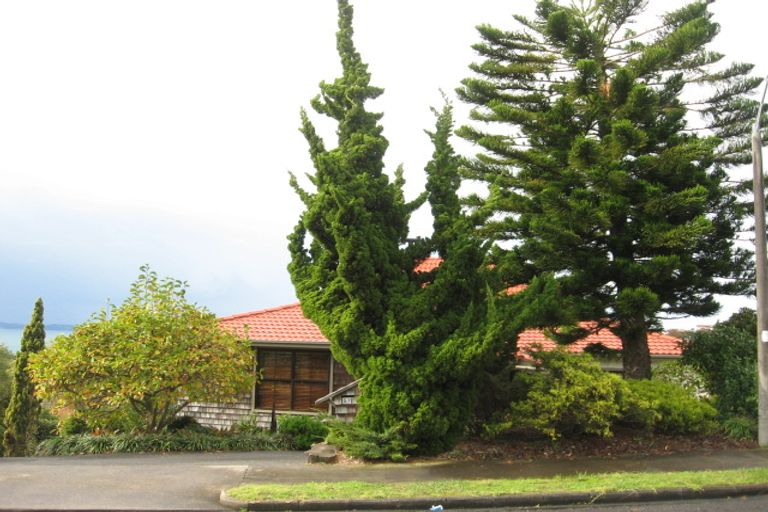 Photo of property in 57 Haseler Crescent, Howick, Auckland, 2014