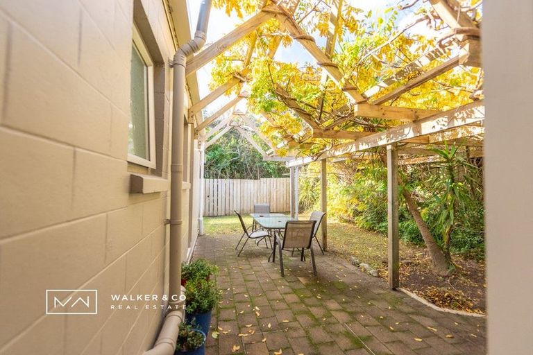 Photo of property in 41 Fendalton Crescent, Pinehaven, Upper Hutt, 5019