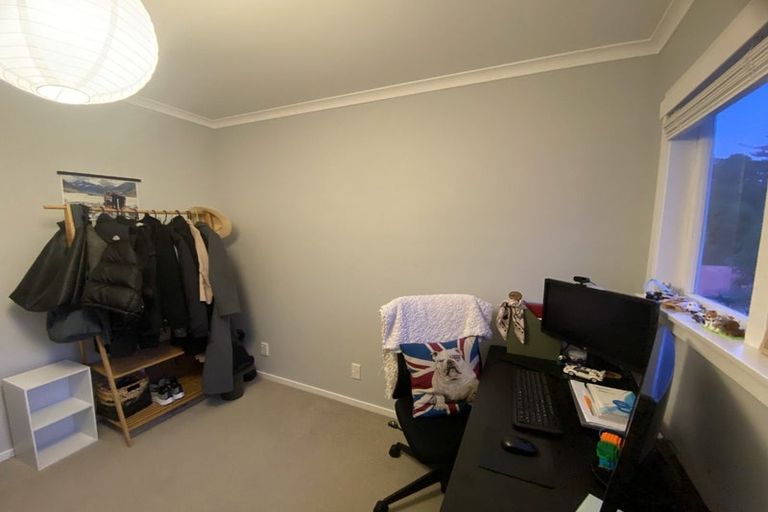 Photo of property in 15a Governor Road, Northland, Wellington, 6012