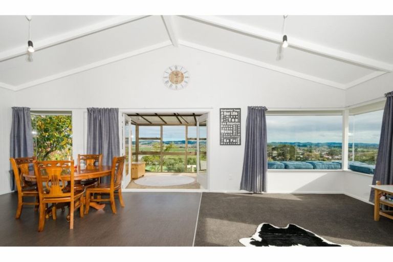 Photo of property in 69 Garfield Road, Helensville, 0800